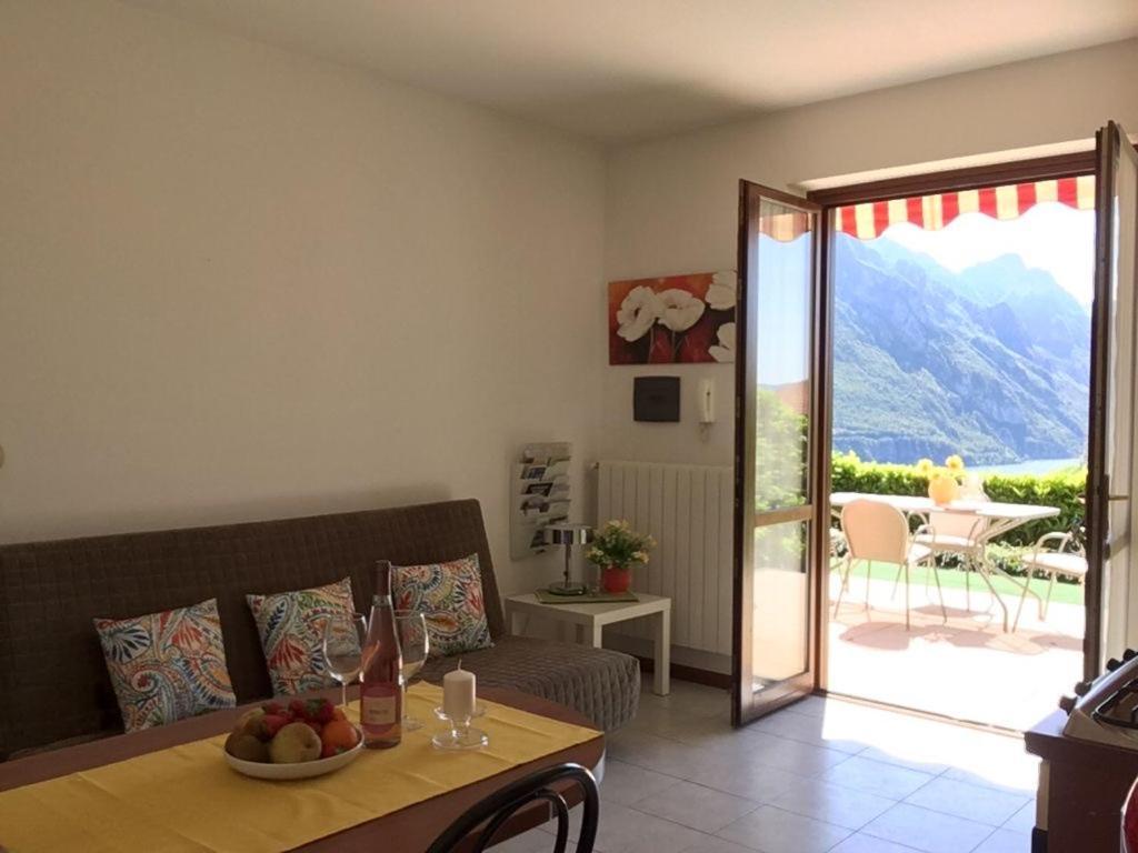Irina'S House With View On Like And Swimming Pool Διαμέρισμα Riva di Solto Εξωτερικό φωτογραφία